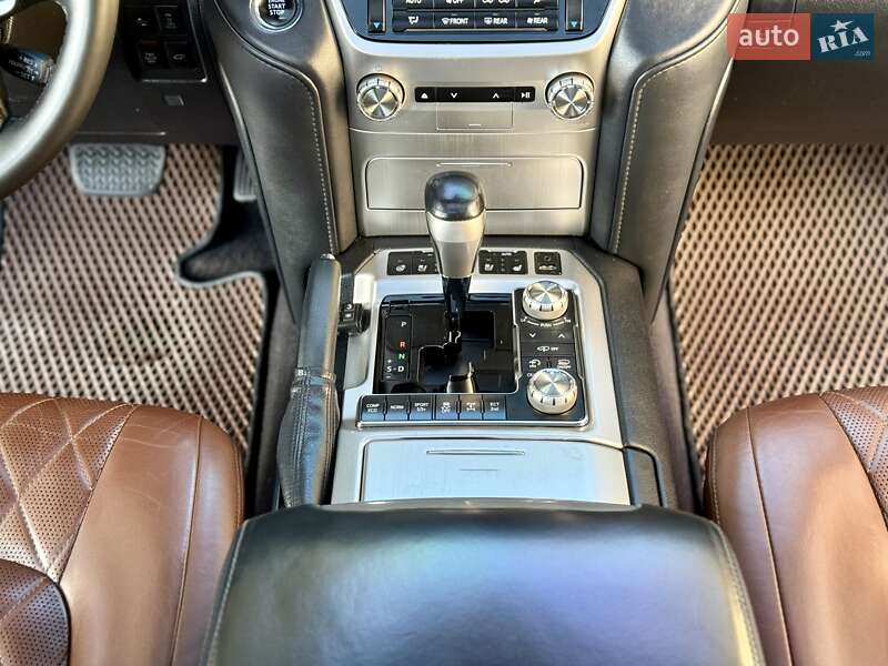 Позашляховик / Кросовер Toyota Land Cruiser 2017 в Дніпрі