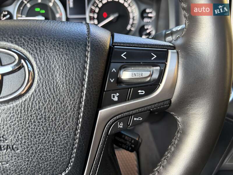 Позашляховик / Кросовер Toyota Land Cruiser 2017 в Дніпрі