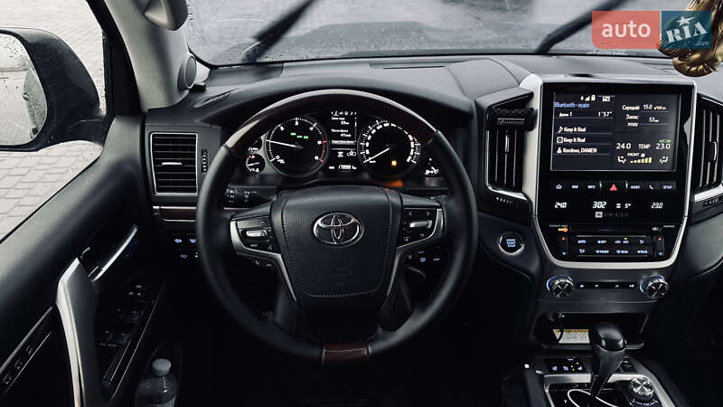 Внедорожник / Кроссовер Toyota Land Cruiser 2018 в Киеве