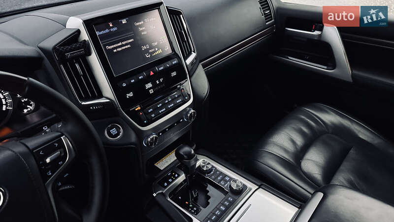 Внедорожник / Кроссовер Toyota Land Cruiser 2018 в Киеве