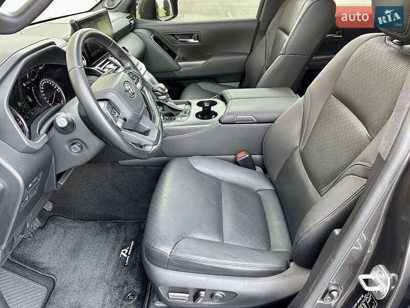 Внедорожник / Кроссовер Toyota Land Cruiser 2021 в Киеве