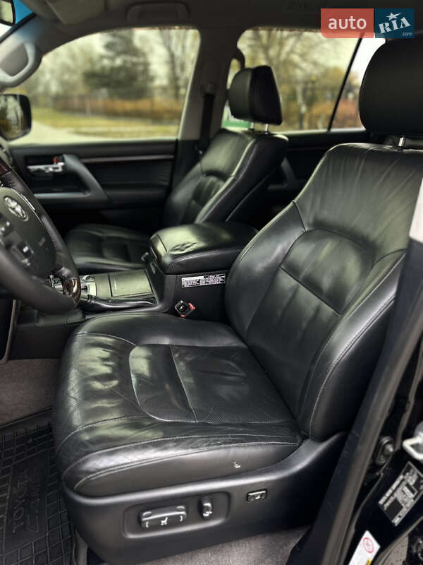 Внедорожник / Кроссовер Toyota Land Cruiser 2012 в Кременчуге