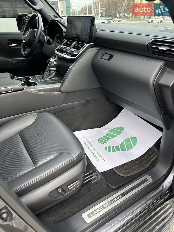 Внедорожник / Кроссовер Toyota Land Cruiser 2023 в Киеве