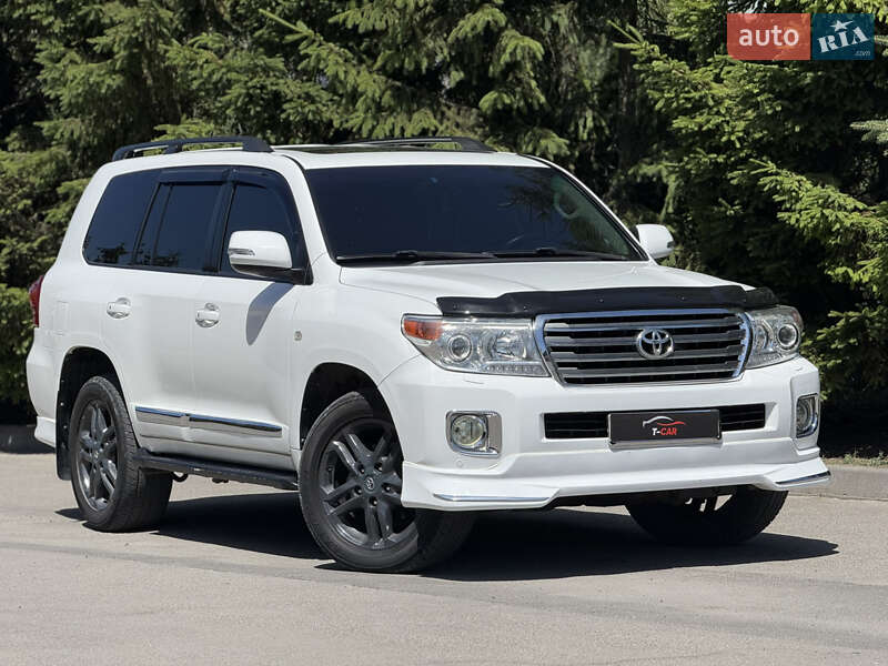 Toyota Land Cruiser 2011