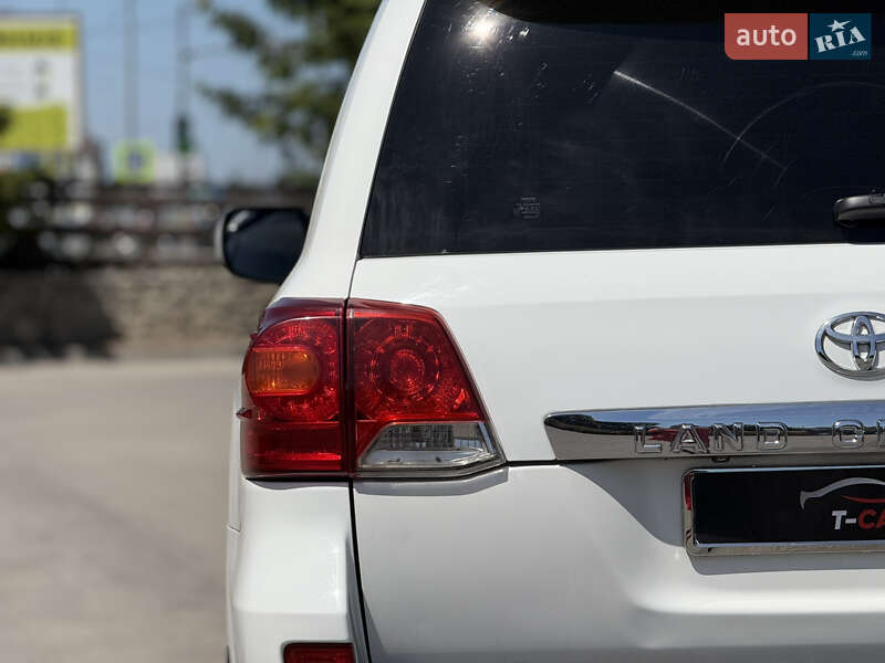 Внедорожник / Кроссовер Toyota Land Cruiser 2011 в Тернополе