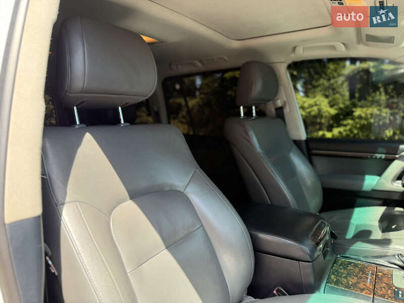 Внедорожник / Кроссовер Toyota Land Cruiser 2011 в Тернополе