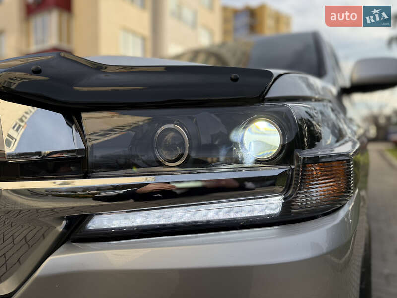 Внедорожник / Кроссовер Toyota Land Cruiser 2008 в Каменец-Подольском