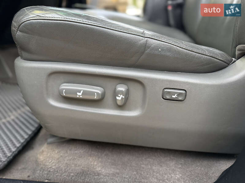 Внедорожник / Кроссовер Toyota Land Cruiser 2008 в Каменец-Подольском