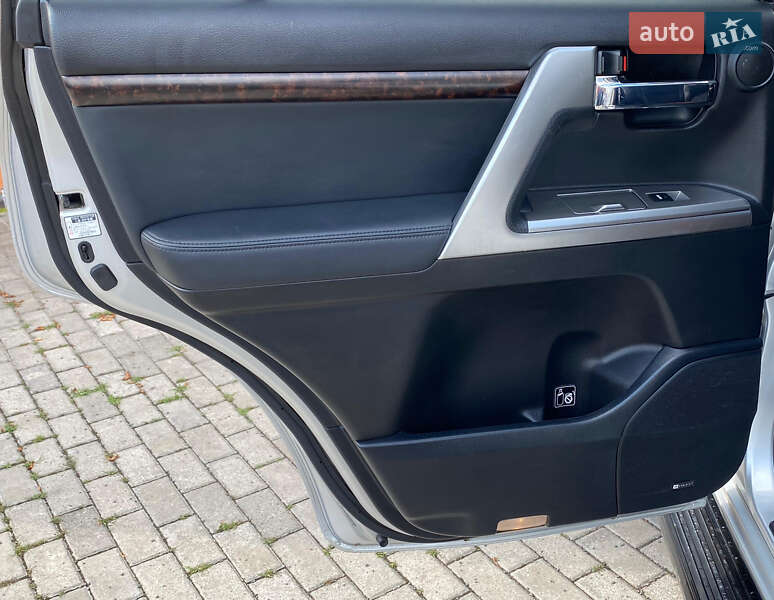 Внедорожник / Кроссовер Toyota Land Cruiser 2012 в Ровно