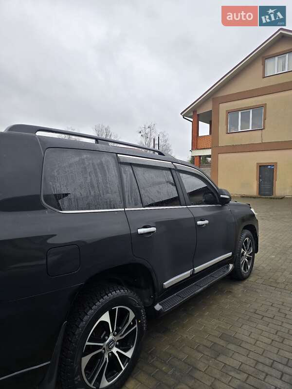 Внедорожник / Кроссовер Toyota Land Cruiser 2018 в Олевске фото 5 Внедорожник / Кроссовер Toyota Land Cruiser 2018 в Олевске