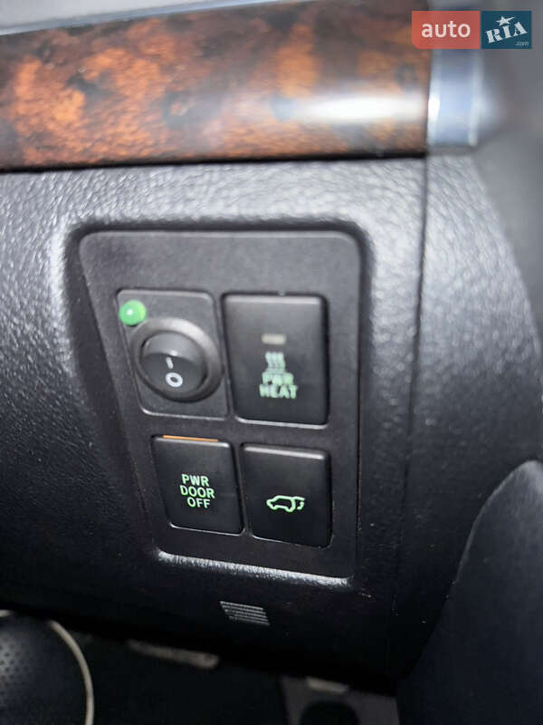 Внедорожник / Кроссовер Toyota Land Cruiser 2012 в Чорткове