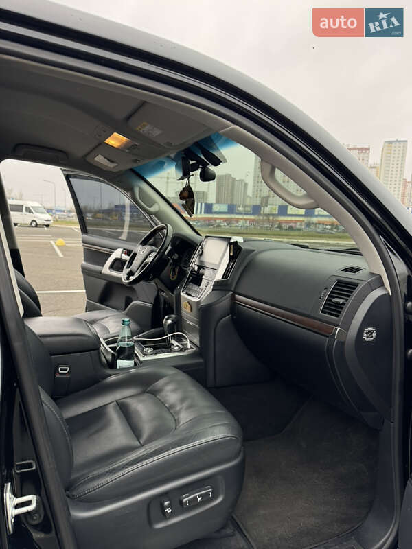 Внедорожник / Кроссовер Toyota Land Cruiser 2019 в Киеве
