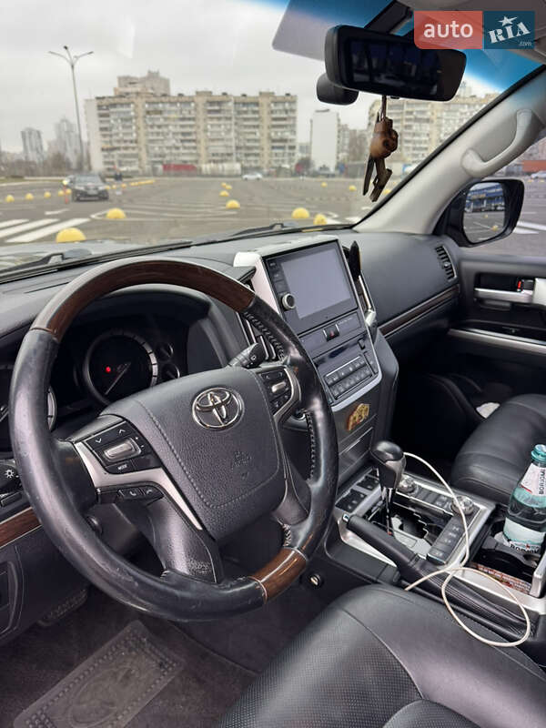 Внедорожник / Кроссовер Toyota Land Cruiser 2019 в Киеве