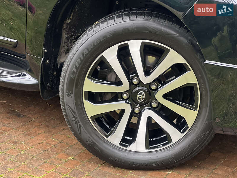 Внедорожник / Кроссовер Toyota Land Cruiser 2015 в Киеве