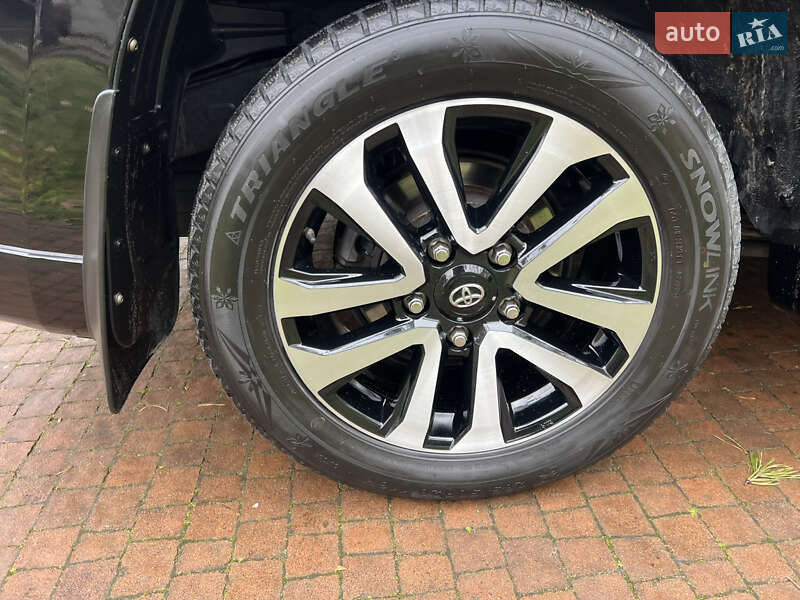 Внедорожник / Кроссовер Toyota Land Cruiser 2015 в Киеве