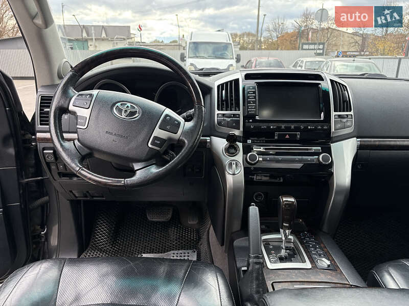 Внедорожник / Кроссовер Toyota Land Cruiser 2012 в Каменец-Подольском