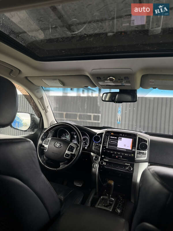 Внедорожник / Кроссовер Toyota Land Cruiser 2012 в Каменец-Подольском