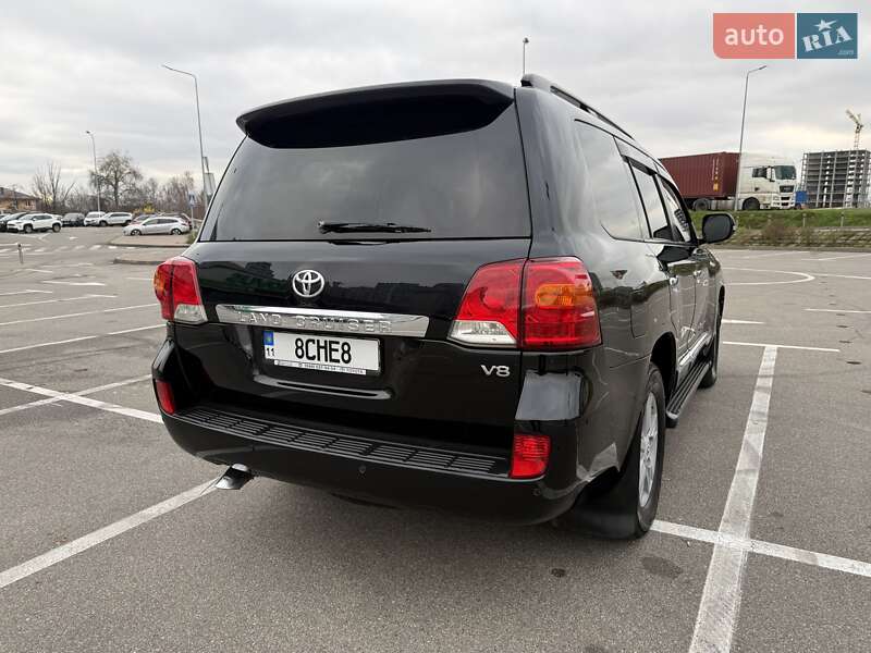 Внедорожник / Кроссовер Toyota Land Cruiser 2013 в Киеве фото 26 Внедорожник / Кроссовер Toyota Land Cruiser 2013 в Киеве