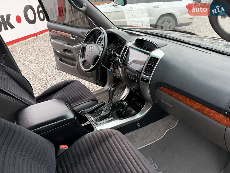 Внедорожник / Кроссовер Toyota Land Cruiser 2006 в Переяславе