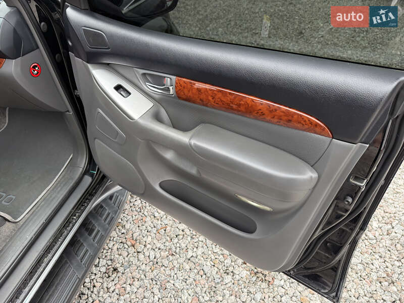 Внедорожник / Кроссовер Toyota Land Cruiser 2006 в Переяславе