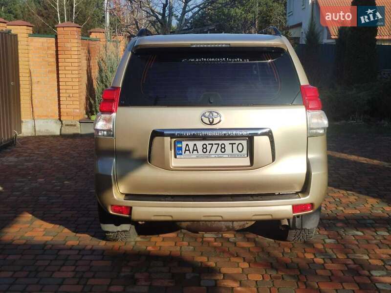 Внедорожник / Кроссовер Toyota Land Cruiser 2013 в Киеве