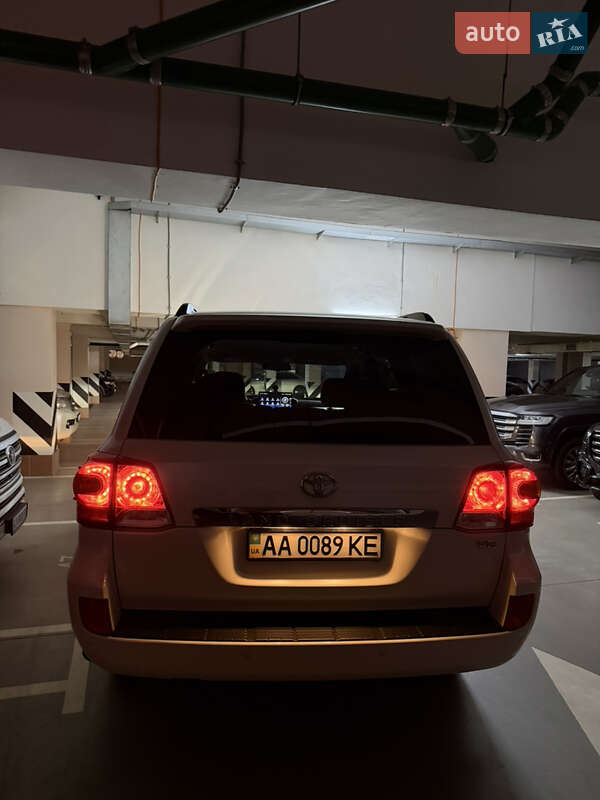 Внедорожник / Кроссовер Toyota Land Cruiser 2013 в Киеве