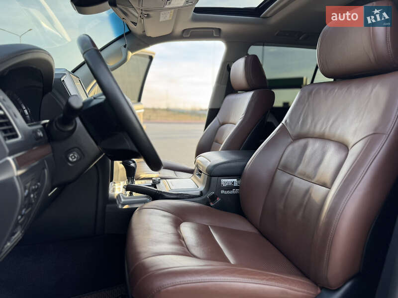 Внедорожник / Кроссовер Toyota Land Cruiser 2017 в Николаеве