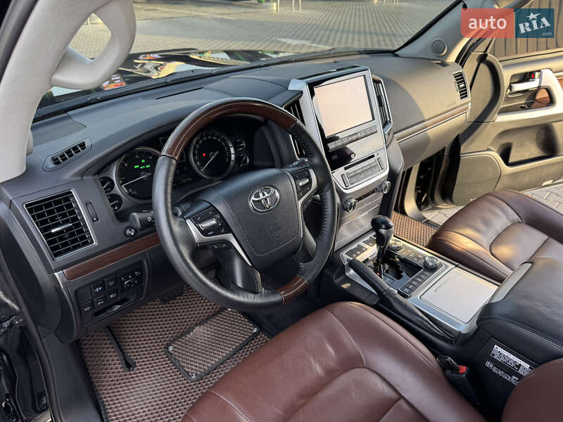 Внедорожник / Кроссовер Toyota Land Cruiser 2017 в Николаеве