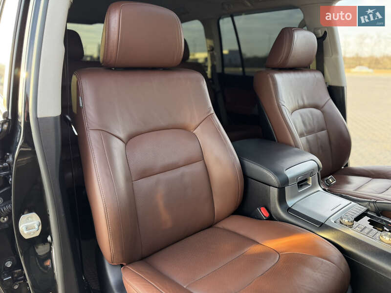 Внедорожник / Кроссовер Toyota Land Cruiser 2017 в Николаеве