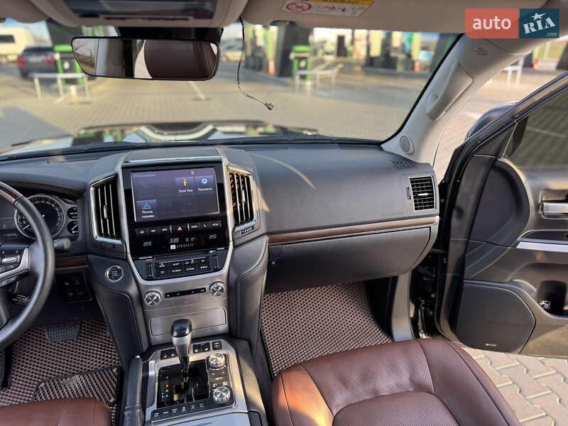 Внедорожник / Кроссовер Toyota Land Cruiser 2017 в Николаеве