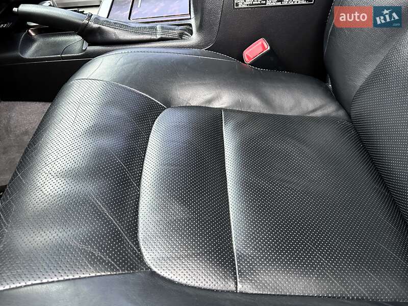 Внедорожник / Кроссовер Toyota Land Cruiser 2012 в Киеве фото 44 Внедорожник / Кроссовер Toyota Land Cruiser 2012 в Киеве