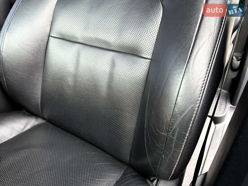 Внедорожник / Кроссовер Toyota Land Cruiser 2012 в Киеве фото 45 Внедорожник / Кроссовер Toyota Land Cruiser 2012 в Киеве