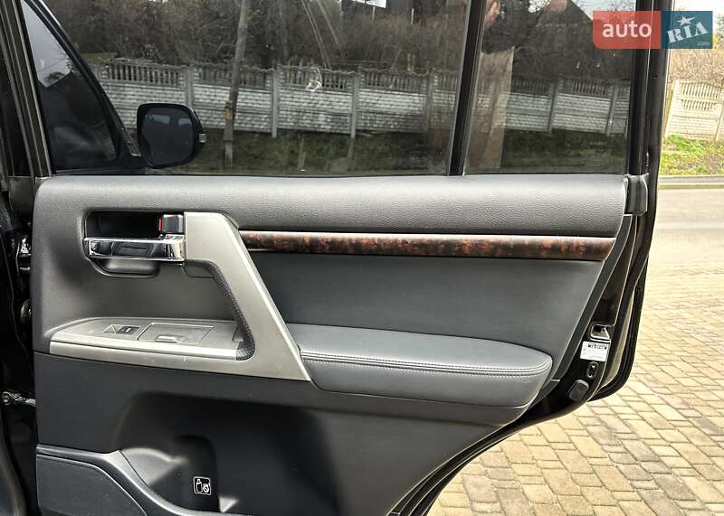 Внедорожник / Кроссовер Toyota Land Cruiser 2012 в Киеве фото 52 Внедорожник / Кроссовер Toyota Land Cruiser 2012 в Киеве