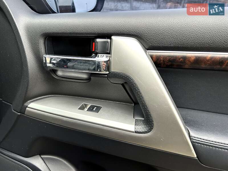 Внедорожник / Кроссовер Toyota Land Cruiser 2012 в Киеве фото 56 Внедорожник / Кроссовер Toyota Land Cruiser 2012 в Киеве