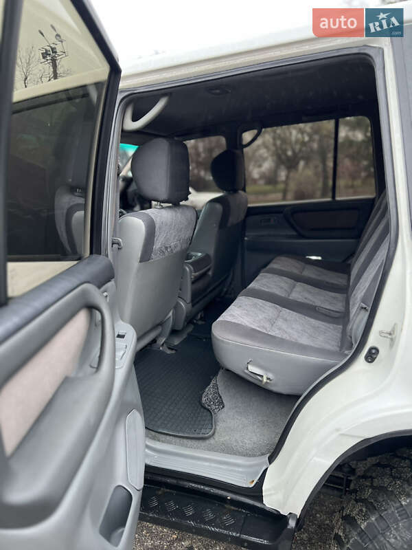Внедорожник / Кроссовер Toyota Land Cruiser 1998 в Чугуеве