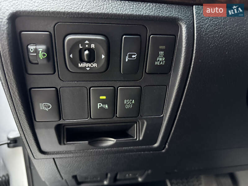 Внедорожник / Кроссовер Toyota Land Cruiser 2011 в Борисполе