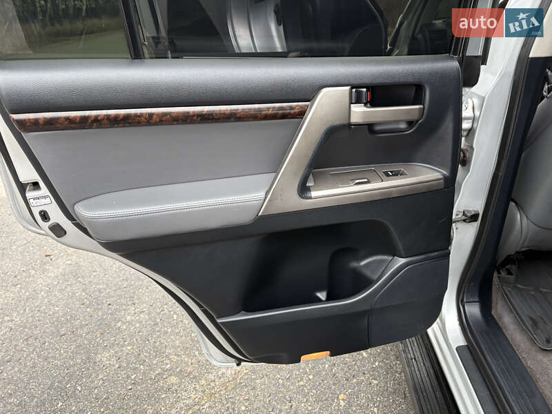 Внедорожник / Кроссовер Toyota Land Cruiser 2008 в Ахтырке