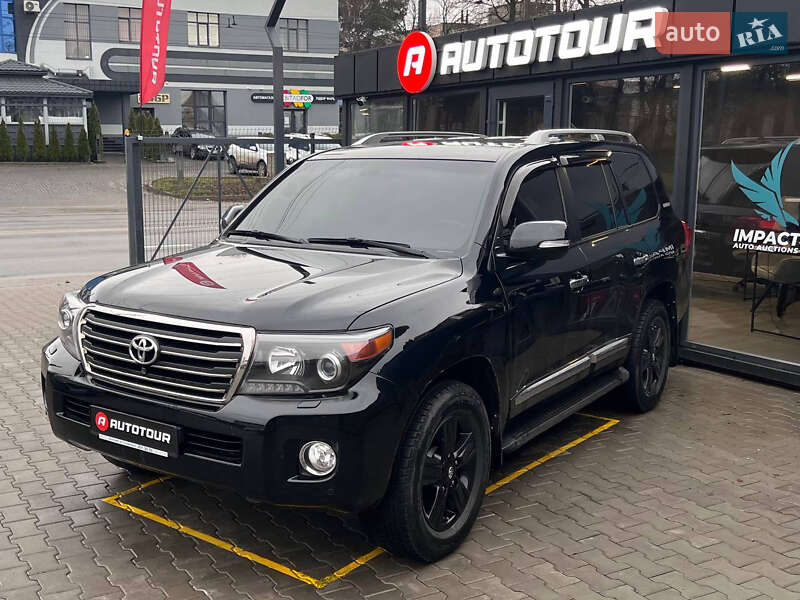 Позашляховик / Кросовер Toyota Land Cruiser 2014 в Чернівцях