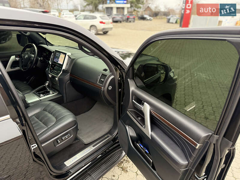 Внедорожник / Кроссовер Toyota Land Cruiser 2020 в Черновцах фото 18 Внедорожник / Кроссовер Toyota Land Cruiser 2020 в Черновцах