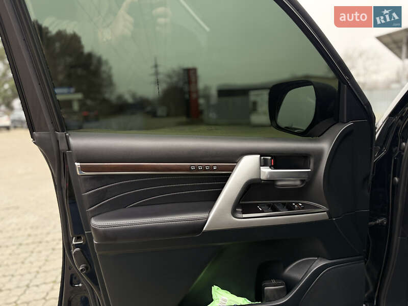 Внедорожник / Кроссовер Toyota Land Cruiser 2020 в Черновцах фото 51 Внедорожник / Кроссовер Toyota Land Cruiser 2020 в Черновцах