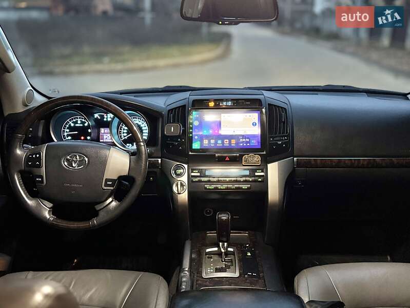 Внедорожник / Кроссовер Toyota Land Cruiser 2008 в Киеве фото 9 Внедорожник / Кроссовер Toyota Land Cruiser 2008 в Киеве