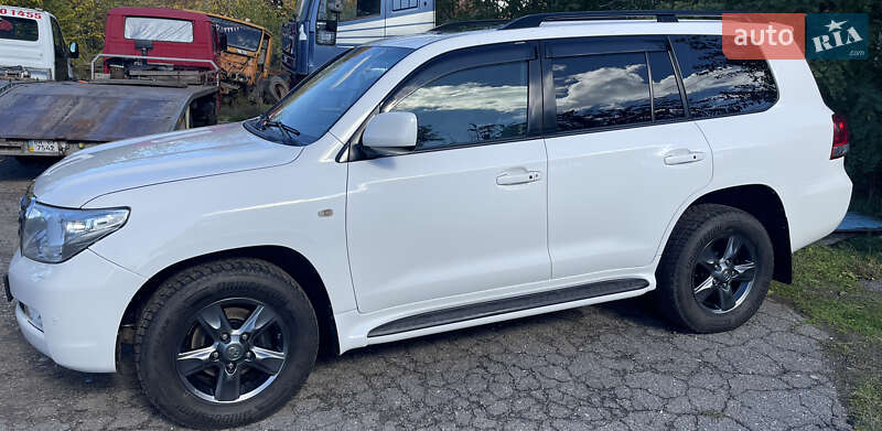 Позашляховик / Кросовер Toyota Land Cruiser 2010 в Доброславі