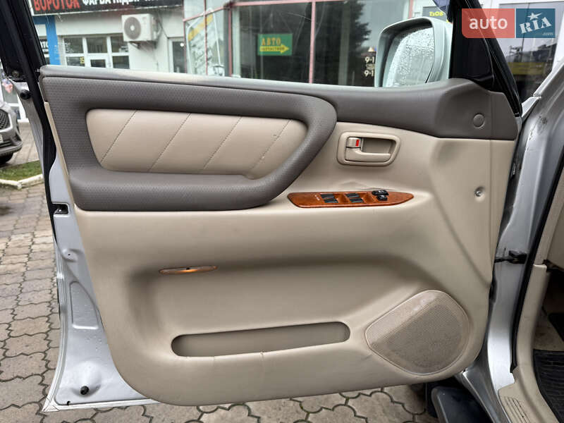 Внедорожник / Кроссовер Toyota Land Cruiser 2006 в Луцке фото 8 Внедорожник / Кроссовер Toyota Land Cruiser 2006 в Луцке