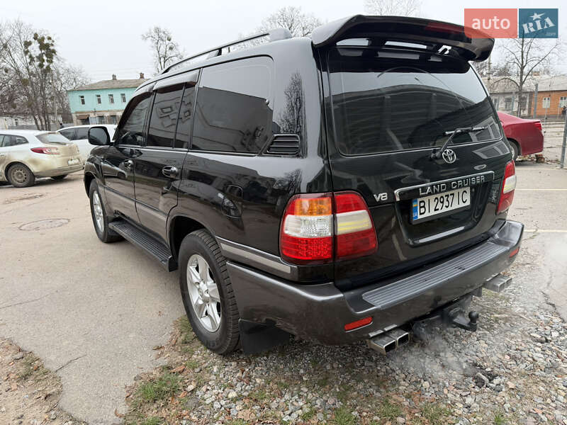Внедорожник / Кроссовер Toyota Land Cruiser 2005 в Полтаве