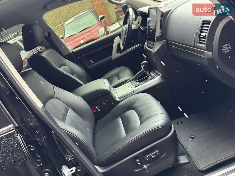Позашляховик / Кросовер Toyota Land Cruiser 2020 в Києві фото 20 Позашляховик / Кросовер Toyota Land Cruiser 2020 в Києві