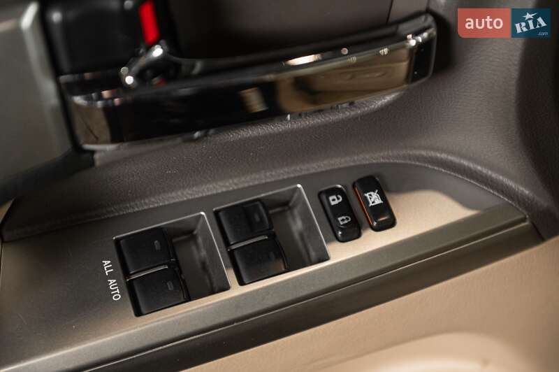 Позашляховик / Кросовер Toyota Land Cruiser 2012 в Одесі фото 51 Позашляховик / Кросовер Toyota Land Cruiser 2012 в Одесі