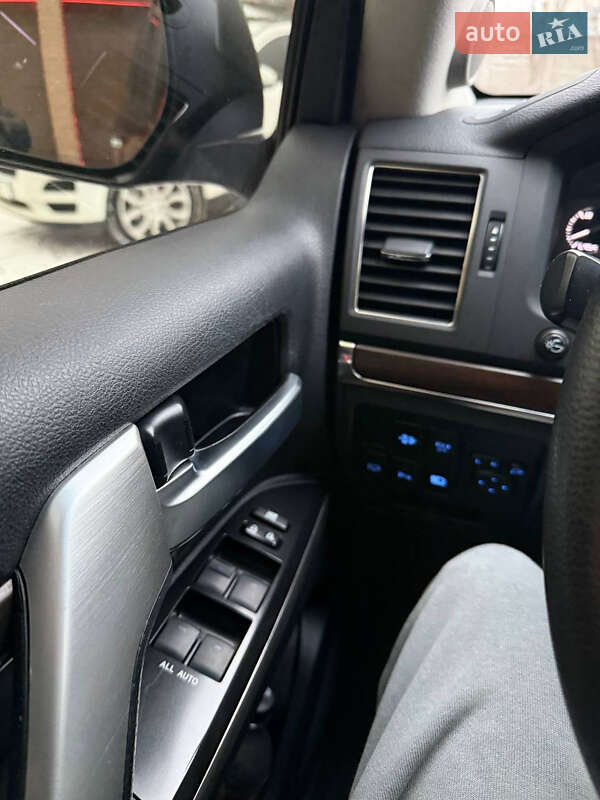 Внедорожник / Кроссовер Toyota Land Cruiser 2016 в Киеве