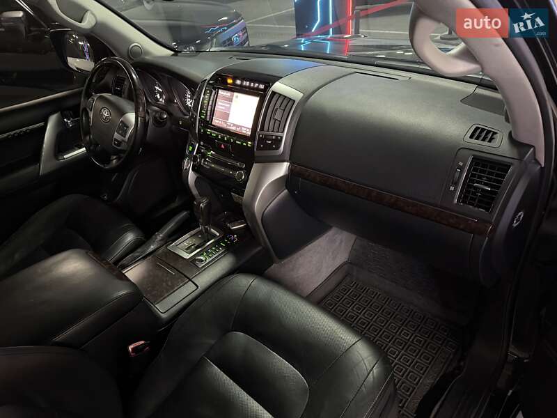 Внедорожник / Кроссовер Toyota Land Cruiser 2013 в Киеве