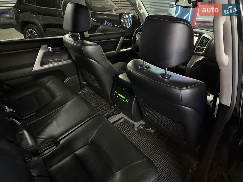 Внедорожник / Кроссовер Toyota Land Cruiser 2013 в Киеве