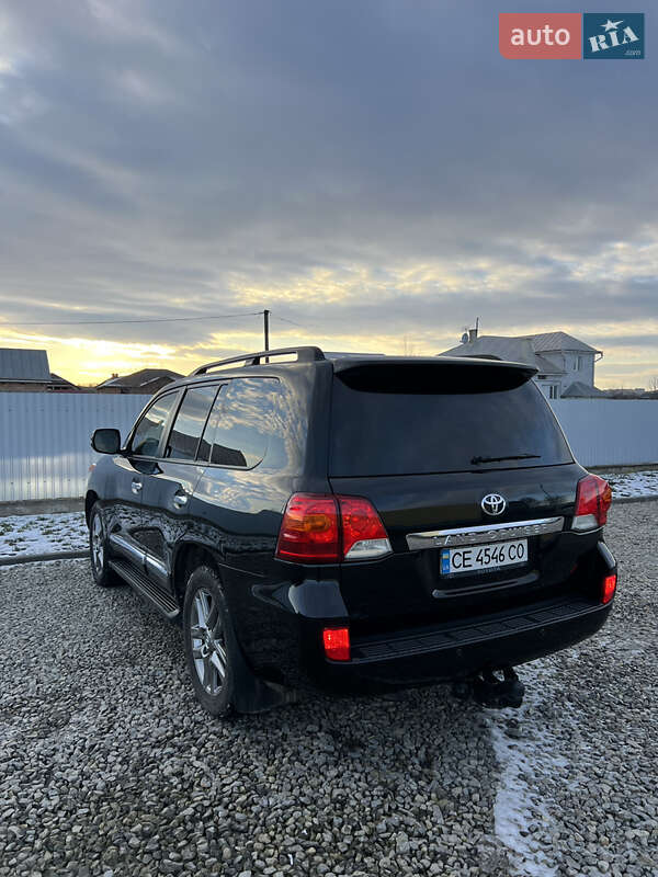Внедорожник / Кроссовер Toyota Land Cruiser 2012 в Черновцах
